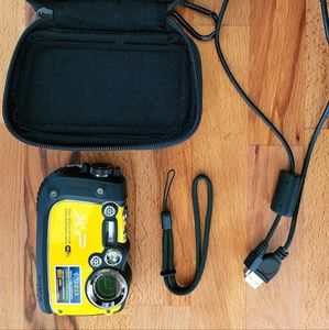 FujiFilm XP200 Waterproof Diving Camera